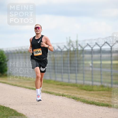 14.09.2025 - Airport Race Dr. Thomas Lammeyer http://msf.ph/oto/8862249 14.09.2025 12:00:57 Laufen 2165, 1054 meine-sportfotos.de