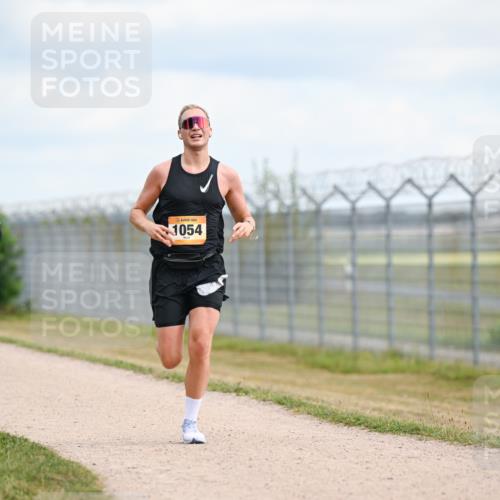 14.09.2025 - Airport Race Dr. Thomas Lammeyer http://msf.ph/oto/8862253 14.09.2025 12:00:57 Laufen 1054, 216 meine-sportfotos.de