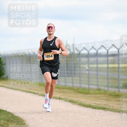 14.09.2025 - Airport Race Dr. Thomas Lammeyer http://msf.ph/oto/8862254 14.09.2025 12:00:57 Laufen 1054, 2165 meine-sportfotos.de