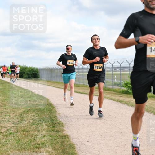 14.09.2025 - Airport Race Dr. Thomas Lammeyer http://msf.ph/oto/8862343 14.09.2025 12:01:16 Laufen 1662, 4210, 1455 meine-sportfotos.de