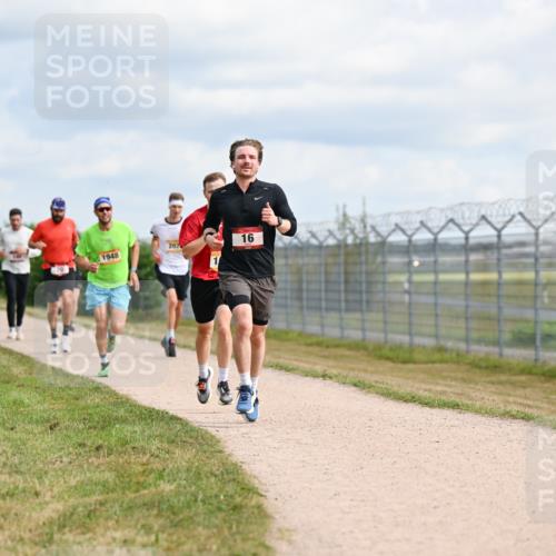 14.09.2025 - Airport Race Dr. Thomas Lammeyer http://msf.ph/oto/8862380 14.09.2025 12:01:22 Laufen 1948, 207, 16 meine-sportfotos.de