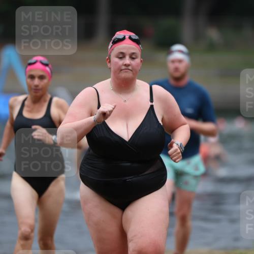 14.09.2025 - Stadtparktriathlon Michael Strokosch http://msf.ph/oto/8862387 14.09.2025 09:50:28 Schwimmen 532, 553, 571, 588, 592, 595 meine-sportfotos.de