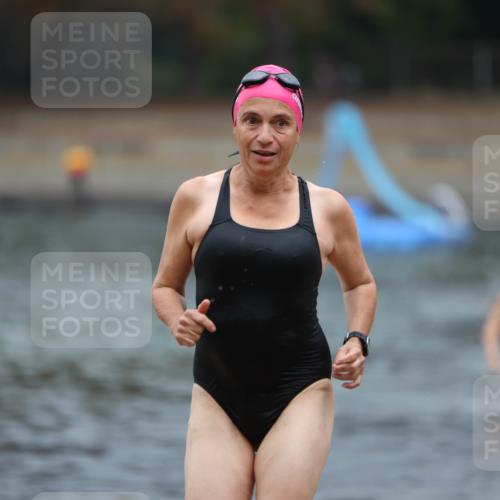 14.09.2025 - Stadtparktriathlon Michael Strokosch http://msf.ph/oto/8862392 14.09.2025 09:50:29 Schwimmen 532, 553, 571, 588, 592, 595 meine-sportfotos.de