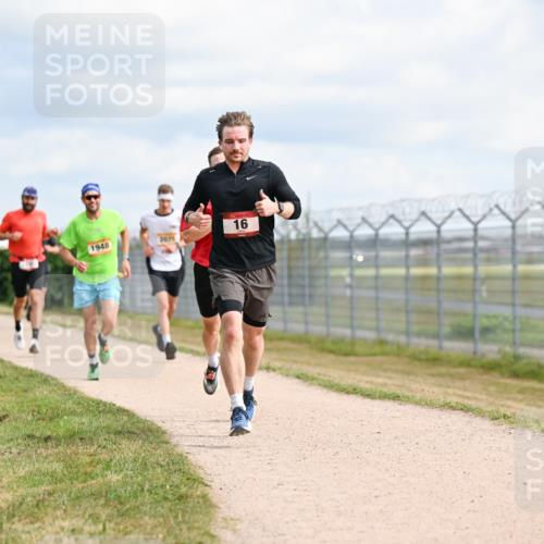 14.09.2025 - Airport Race Dr. Thomas Lammeyer http://msf.ph/oto/8862397 14.09.2025 12:01:23 Laufen 1948, 2075, 16 meine-sportfotos.de