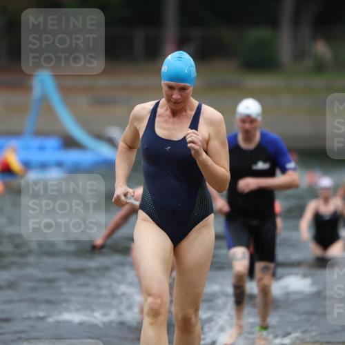 14.09.2025 - Stadtparktriathlon Michael Strokosch http://msf.ph/oto/8862407 14.09.2025 09:50:38 Schwimmen 535, 539, 566, 589, 592 meine-sportfotos.de