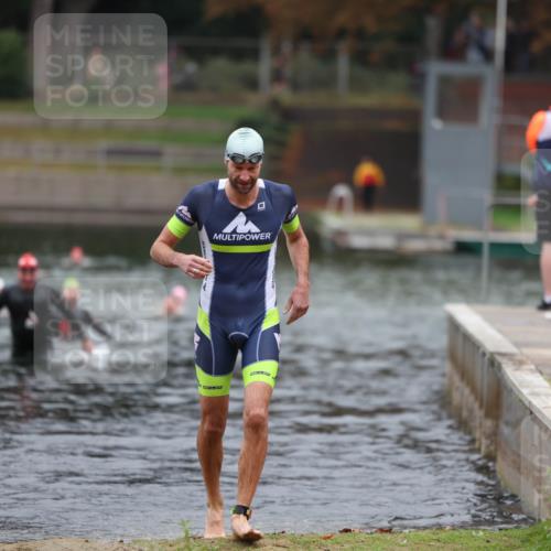14.09.2025 - Stadtparktriathlon Michael Strokosch http://msf.ph/oto/8862472 14.09.2025 09:51:04 Schwimmen 590 meine-sportfotos.de