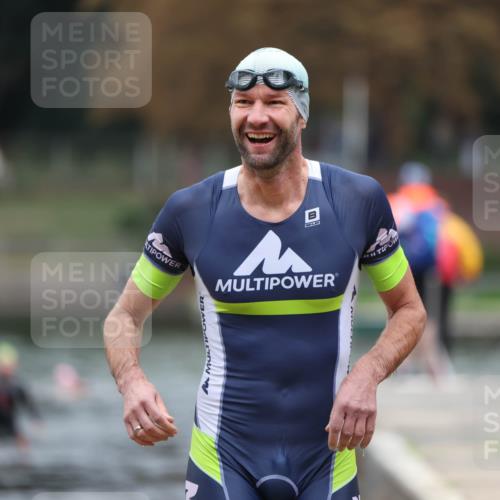 14.09.2025 - Stadtparktriathlon Michael Strokosch http://msf.ph/oto/8862489 14.09.2025 09:51:09 Schwimmen 590 meine-sportfotos.de