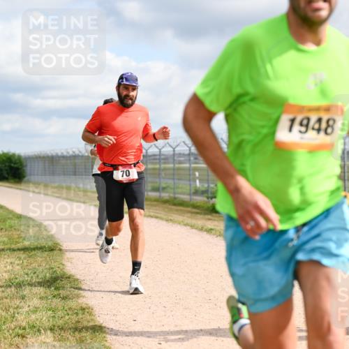 14.09.2025 - Airport Race Dr. Thomas Lammeyer http://msf.ph/oto/8862513 14.09.2025 12:01:29 Laufen 70, 1948, 2075 meine-sportfotos.de
