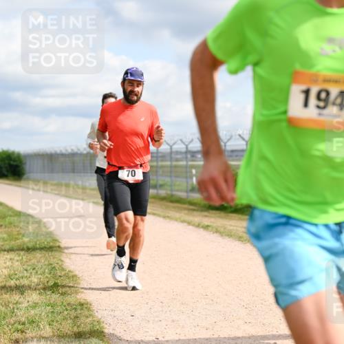 14.09.2025 - Airport Race Dr. Thomas Lammeyer http://msf.ph/oto/8862516 14.09.2025 12:01:29 Laufen 70, 1948 meine-sportfotos.de