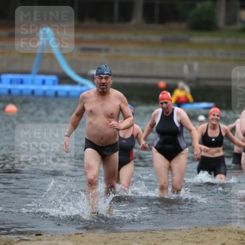 14.09.2025 - Stadtparktriathlon Michael Strokosch http://msf.ph/oto/8862530 14.09.2025 09:51:37 Schwimmen 518, 531, 558, 559, 568, 601 meine-sportfotos.de