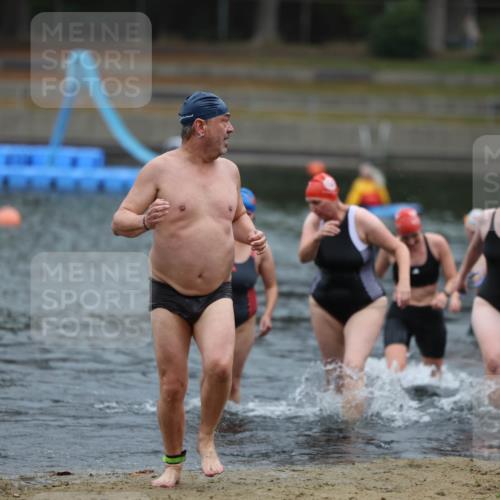 14.09.2025 - Stadtparktriathlon Michael Strokosch http://msf.ph/oto/8862534 14.09.2025 09:51:38 Schwimmen 518, 531, 558, 559, 568, 601 meine-sportfotos.de