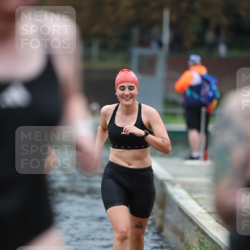 14.09.2025 - Stadtparktriathlon Michael Strokosch http://msf.ph/oto/8862554 14.09.2025 09:51:46 Schwimmen 518, 559, 568, 582, 601 meine-sportfotos.de