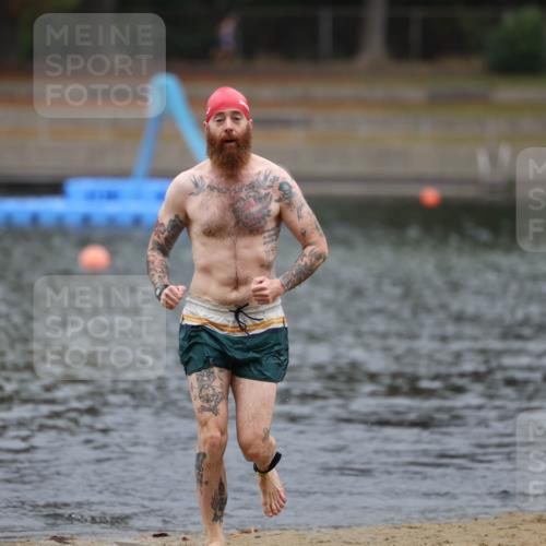 14.09.2025 - Stadtparktriathlon Michael Strokosch http://msf.ph/oto/8862594 14.09.2025 09:52:26 Schwimmen 586 meine-sportfotos.de