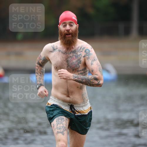 14.09.2025 - Stadtparktriathlon Michael Strokosch http://msf.ph/oto/8862603 14.09.2025 09:52:28 Schwimmen 586 meine-sportfotos.de