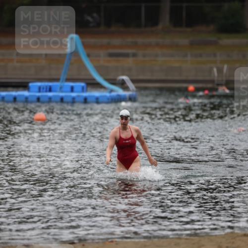 14.09.2025 - Stadtparktriathlon Michael Strokosch http://msf.ph/oto/8862607 14.09.2025 10:09:21 Schwimmen 629 meine-sportfotos.de