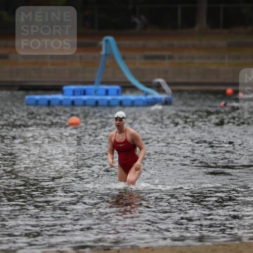 14.09.2025 - Stadtparktriathlon Michael Strokosch http://msf.ph/oto/8862608 14.09.2025 10:09:22 Schwimmen 629 meine-sportfotos.de