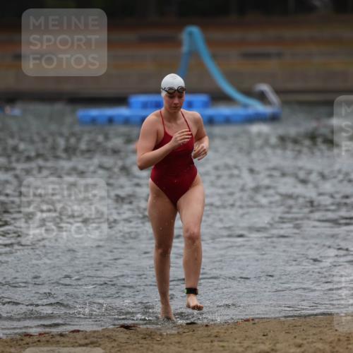 14.09.2025 - Stadtparktriathlon Michael Strokosch http://msf.ph/oto/8862616 14.09.2025 10:09:27 Schwimmen 629 meine-sportfotos.de