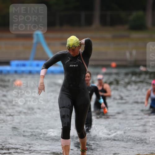 14.09.2025 - Stadtparktriathlon Michael Strokosch http://msf.ph/oto/8862661 14.09.2025 10:09:39 Schwimmen 681, 717 meine-sportfotos.de