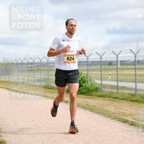 14.09.2025 - Airport Race Dr. Thomas Lammeyer http://msf.ph/oto/8862670 14.09.2025 12:01:45 Laufen 624 meine-sportfotos.de