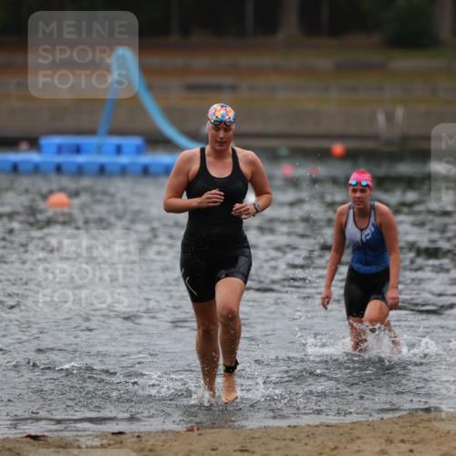 14.09.2025 - Stadtparktriathlon Michael Strokosch http://msf.ph/oto/8862695 14.09.2025 10:09:48 Schwimmen 624, 681, 706 meine-sportfotos.de