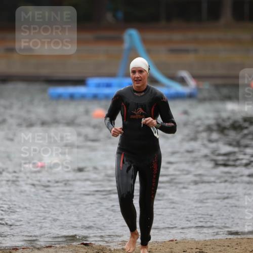 14.09.2025 - Stadtparktriathlon Michael Strokosch http://msf.ph/oto/8862730 14.09.2025 10:10:22 Schwimmen 718 meine-sportfotos.de