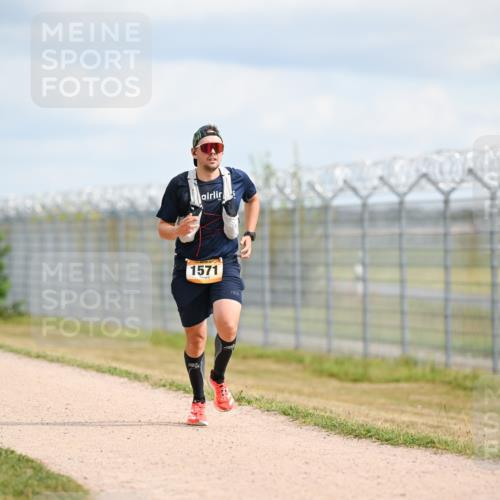 14.09.2025 - Airport Race Dr. Thomas Lammeyer http://msf.ph/oto/8862743 14.09.2025 12:01:56 Laufen 1571 meine-sportfotos.de