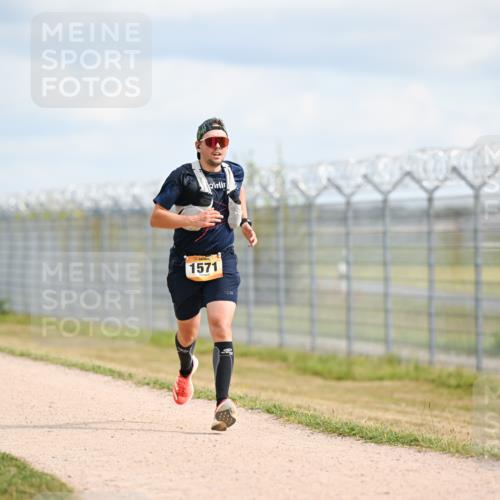 14.09.2025 - Airport Race Dr. Thomas Lammeyer http://msf.ph/oto/8862745 14.09.2025 12:01:56 Laufen 1571 meine-sportfotos.de