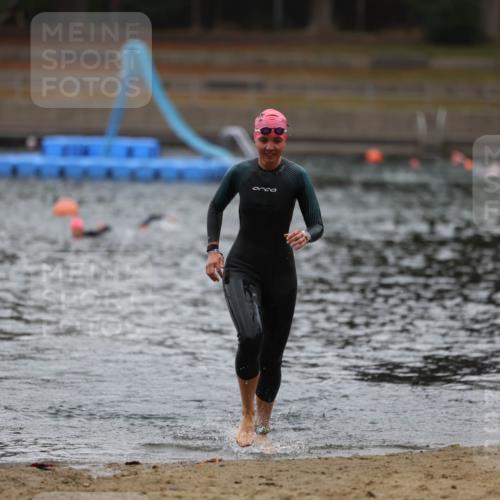 14.09.2025 - Stadtparktriathlon Michael Strokosch http://msf.ph/oto/8862748 14.09.2025 10:10:32 Schwimmen 642 meine-sportfotos.de