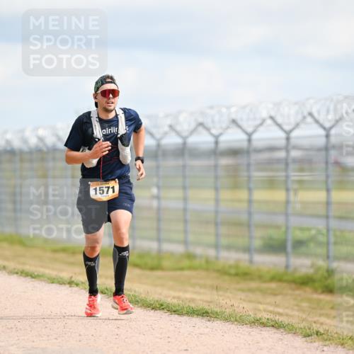 14.09.2025 - Airport Race Dr. Thomas Lammeyer http://msf.ph/oto/8862762 14.09.2025 12:01:56 Laufen 1571 meine-sportfotos.de