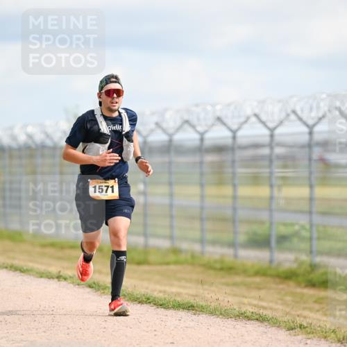 14.09.2025 - Airport Race Dr. Thomas Lammeyer http://msf.ph/oto/8862765 14.09.2025 12:01:57 Laufen 1571 meine-sportfotos.de