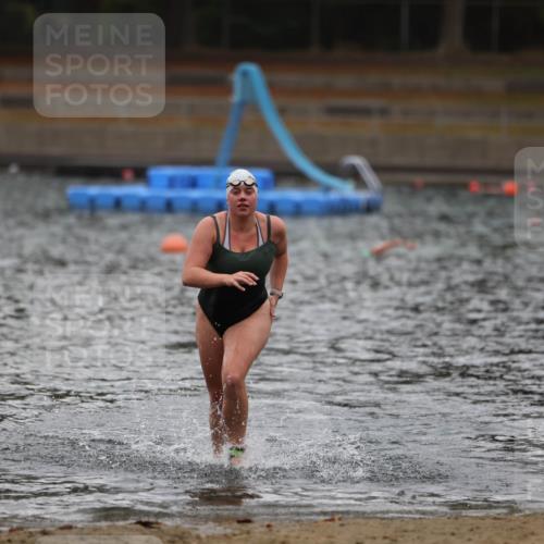 14.09.2025 - Stadtparktriathlon Michael Strokosch http://msf.ph/oto/8862780 14.09.2025 10:11:14 Schwimmen 628, 674 meine-sportfotos.de