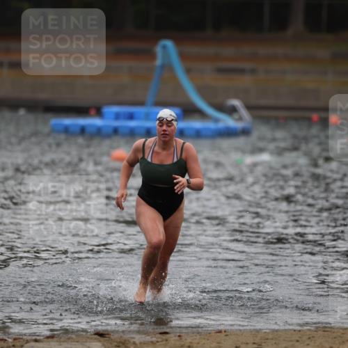14.09.2025 - Stadtparktriathlon Michael Strokosch http://msf.ph/oto/8862781 14.09.2025 10:11:14 Schwimmen 628, 674 meine-sportfotos.de