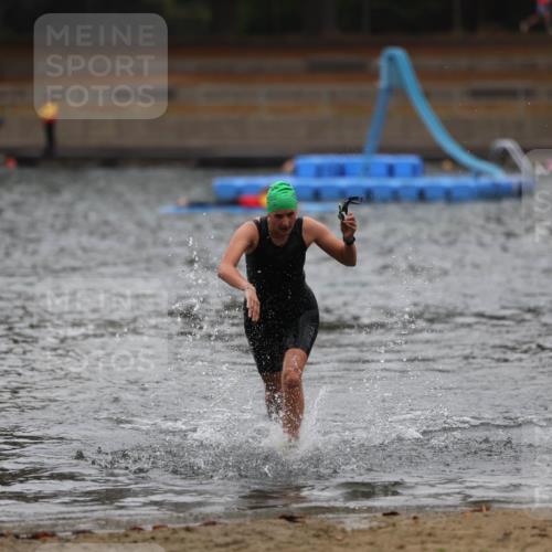 14.09.2025 - Stadtparktriathlon Michael Strokosch http://msf.ph/oto/8862796 14.09.2025 10:11:53 Schwimmen 630 meine-sportfotos.de