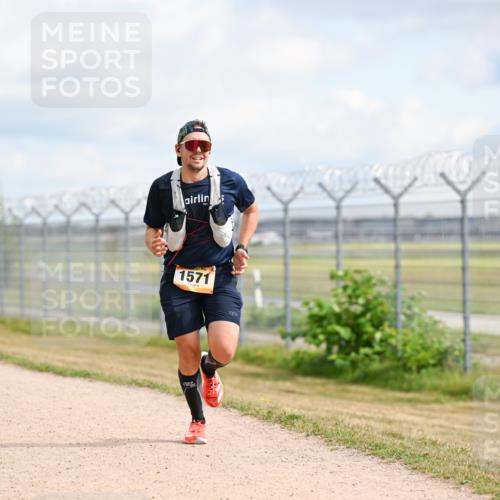 14.09.2025 - Airport Race Dr. Thomas Lammeyer http://msf.ph/oto/8862802 14.09.2025 12:01:59 Laufen 1571 meine-sportfotos.de
