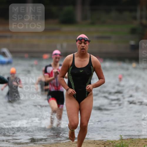14.09.2025 - Stadtparktriathlon Michael Strokosch http://msf.ph/oto/8862823 14.09.2025 10:12:08 Schwimmen 622, 651, 662 meine-sportfotos.de