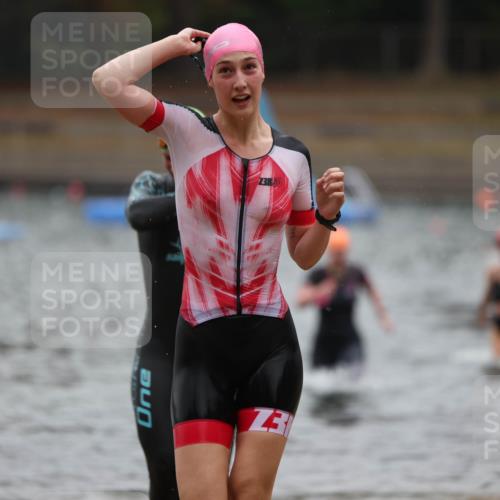 14.09.2025 - Stadtparktriathlon Michael Strokosch http://msf.ph/oto/8862847 14.09.2025 10:12:13 Schwimmen 622, 651, 662, 667, 676 meine-sportfotos.de