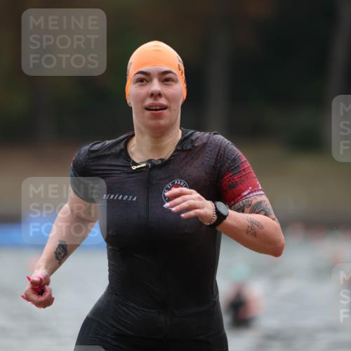 14.09.2025 - Stadtparktriathlon Michael Strokosch http://msf.ph/oto/8862876 14.09.2025 10:12:24 Schwimmen 667, 676 meine-sportfotos.de