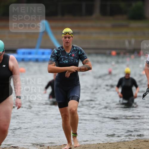 14.09.2025 - Stadtparktriathlon Michael Strokosch http://msf.ph/oto/8862886 14.09.2025 10:12:45 Schwimmen 687, 693, 708 meine-sportfotos.de