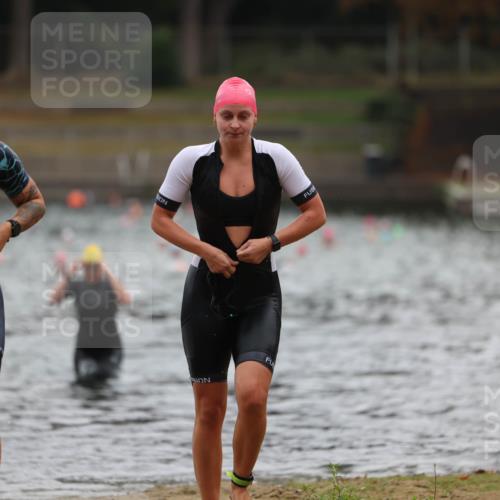 14.09.2025 - Stadtparktriathlon Michael Strokosch http://msf.ph/oto/8862890 14.09.2025 10:12:46 Schwimmen 687, 693, 708 meine-sportfotos.de