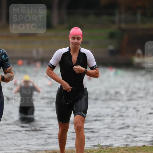 14.09.2025 - Stadtparktriathlon Michael Strokosch http://msf.ph/oto/8862892 14.09.2025 10:12:46 Schwimmen 687, 693, 708 meine-sportfotos.de