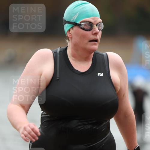 14.09.2025 - Stadtparktriathlon Michael Strokosch http://msf.ph/oto/8862904 14.09.2025 10:12:50 Schwimmen 633, 665, 687, 693, 708 meine-sportfotos.de