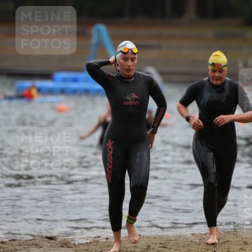 14.09.2025 - Stadtparktriathlon Michael Strokosch http://msf.ph/oto/8862907 14.09.2025 10:12:56 Schwimmen 633, 665 meine-sportfotos.de