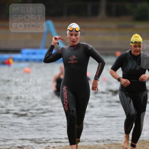 14.09.2025 - Stadtparktriathlon Michael Strokosch http://msf.ph/oto/8862910 14.09.2025 10:12:56 Schwimmen 633, 665 meine-sportfotos.de