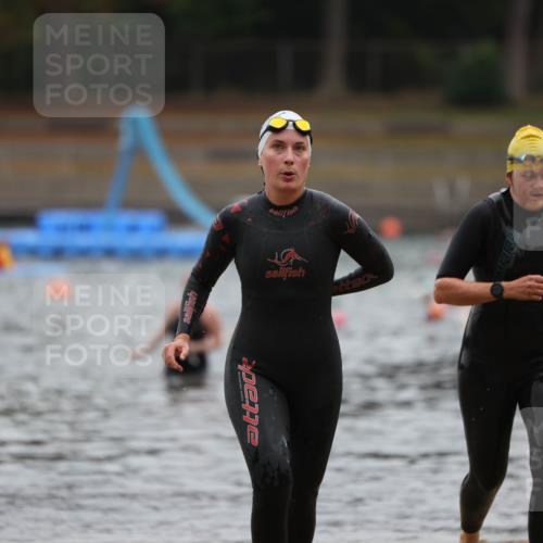 14.09.2025 - Stadtparktriathlon Michael Strokosch http://msf.ph/oto/8862914 14.09.2025 10:12:57 Schwimmen 633, 665 meine-sportfotos.de