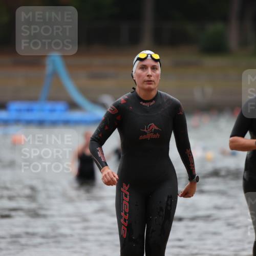 14.09.2025 - Stadtparktriathlon Michael Strokosch http://msf.ph/oto/8862918 14.09.2025 10:12:57 Schwimmen 633, 665 meine-sportfotos.de