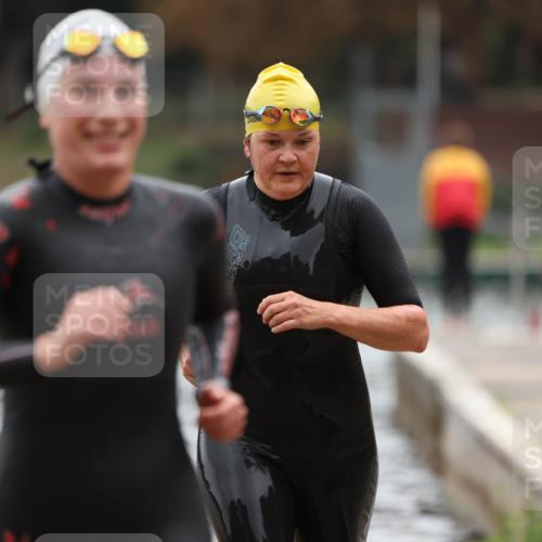 14.09.2025 - Stadtparktriathlon Michael Strokosch http://msf.ph/oto/8862928 14.09.2025 10:12:59 Schwimmen 633, 665 meine-sportfotos.de
