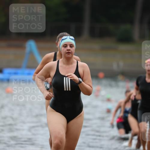 14.09.2025 - Stadtparktriathlon Michael Strokosch http://msf.ph/oto/8862999 14.09.2025 10:13:39 Schwimmen 637, 639, 648, 657, 677, 679, 685, 694, 695 meine-sportfotos.de