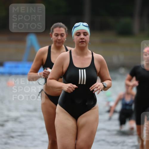 14.09.2025 - Stadtparktriathlon Michael Strokosch http://msf.ph/oto/8863002 14.09.2025 10:13:39 Schwimmen 637, 639, 648, 657, 677, 679, 685, 694, 695 meine-sportfotos.de