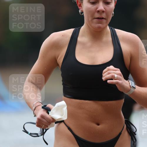 14.09.2025 - Stadtparktriathlon Michael Strokosch http://msf.ph/oto/8863016 14.09.2025 10:13:42 Schwimmen 639, 648, 657, 679, 685, 694 meine-sportfotos.de