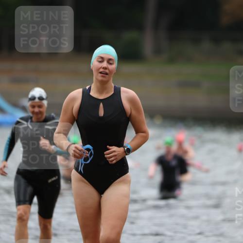14.09.2025 - Stadtparktriathlon Michael Strokosch http://msf.ph/oto/8863055 14.09.2025 10:13:54 Schwimmen 657, 697, 712 meine-sportfotos.de